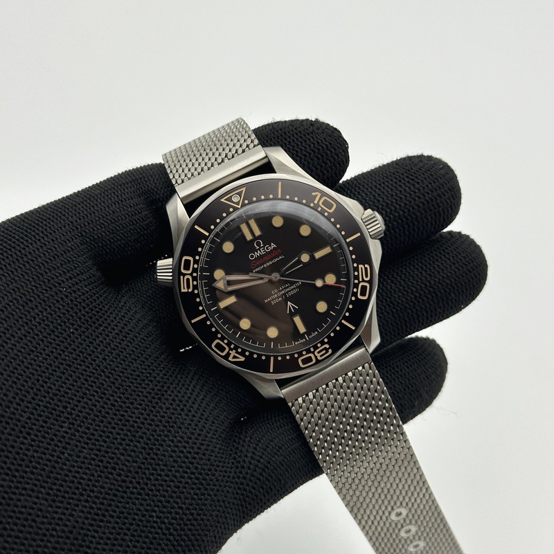 VS공장 오메가 씨마스터 다이버 300M 노타임투다이 007에디션 블랙다이얼 매쉬스트랩 v4 NTTD Seamaster 300 "No Time to Die" Limited Edition VSF 1:1 Best Edition on Titanium Mesh Bracelet A8806 V5 출고 전 실물 검수사진 2