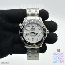 (할인 국내배송) OR 오메가 씨마스터 다이버 300M 화이트+랜덤 러버밴드 세트